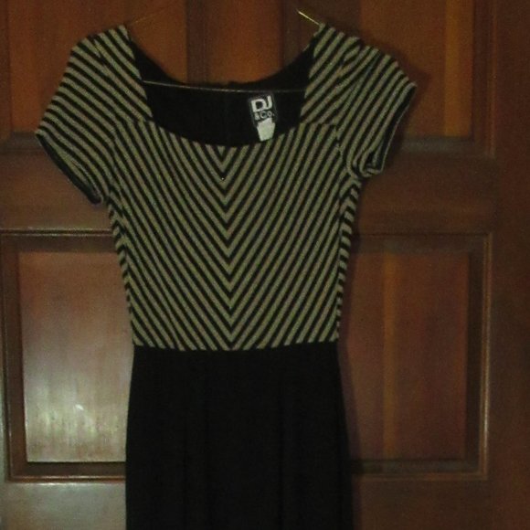 Long Black Striped Jumpsuit Size 4 - DJ&CO - Picture 1 of 7